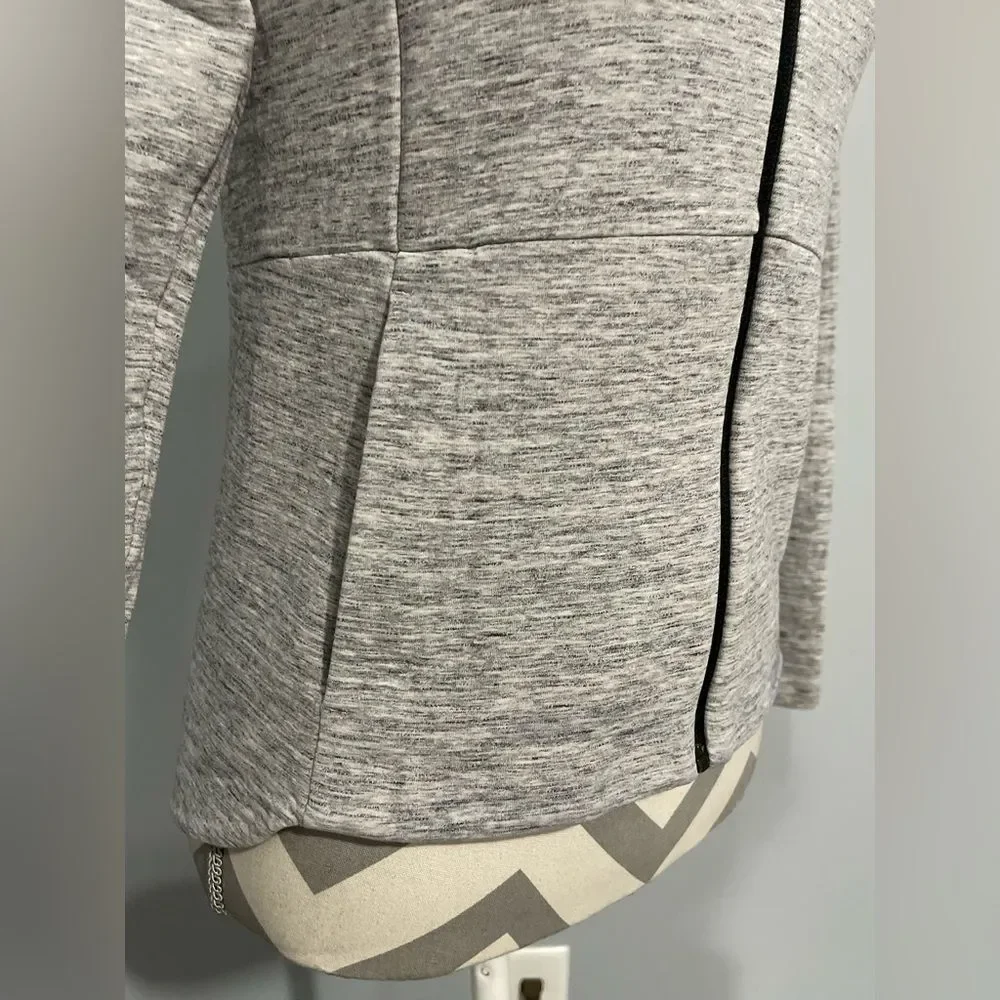 Lululemon Jacket - Picture 9 of 11